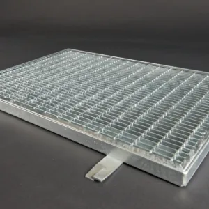 Fußabtrittrost 390 x 990 mm, Masche: 31/9 mm, Tragstab: 20/2 mm, feuerverzinkt inkl. Rahmen