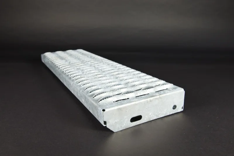 Sicherheitsstufe Stabil, feuerverzinkt 600x240x40/62x2 mm – Bild 2